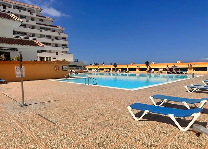 Pambnb - Cozy Beachfront With Pool Apartment *