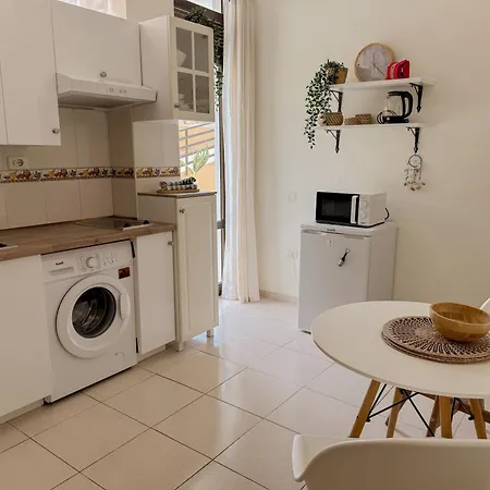 Pambnb - Cozy Beachfront With Pool