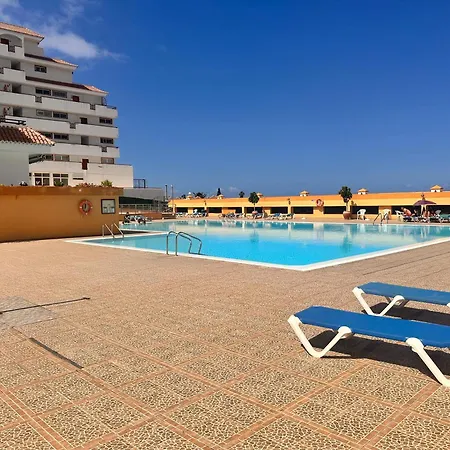 Апартаменты Pambnb - Cozy Beachfront With Pool *