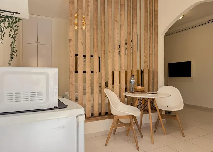 Pambnb - Cozy Beachfront With Pool