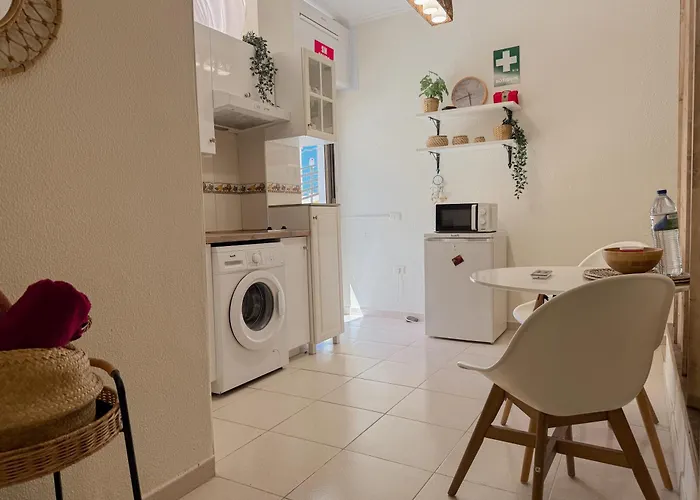 Appartamento Pambnb - Cozy Beachfront With Pool *