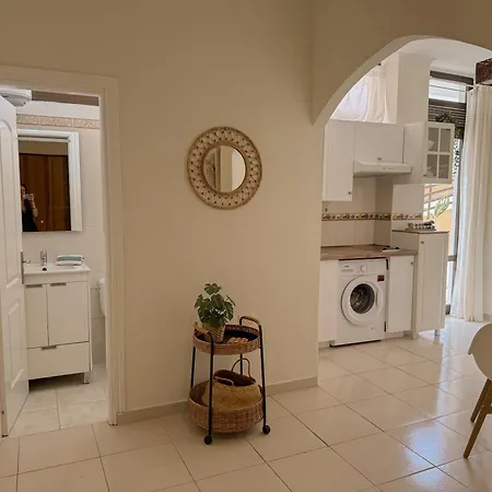 Pambnb - Cozy Beachfront With Pool Apartamento