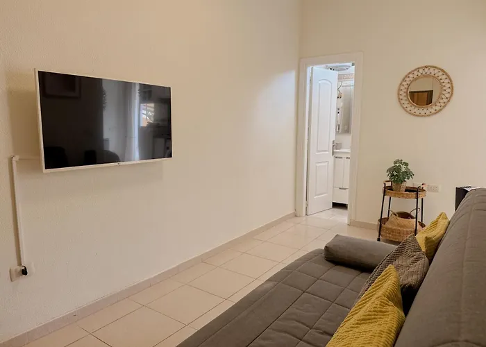 Pambnb - Cozy Beachfront With Pool Apartamento