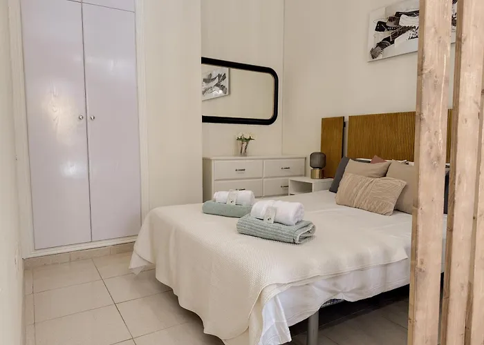 Pambnb - Cozy Beachfront With Pool Apartamento